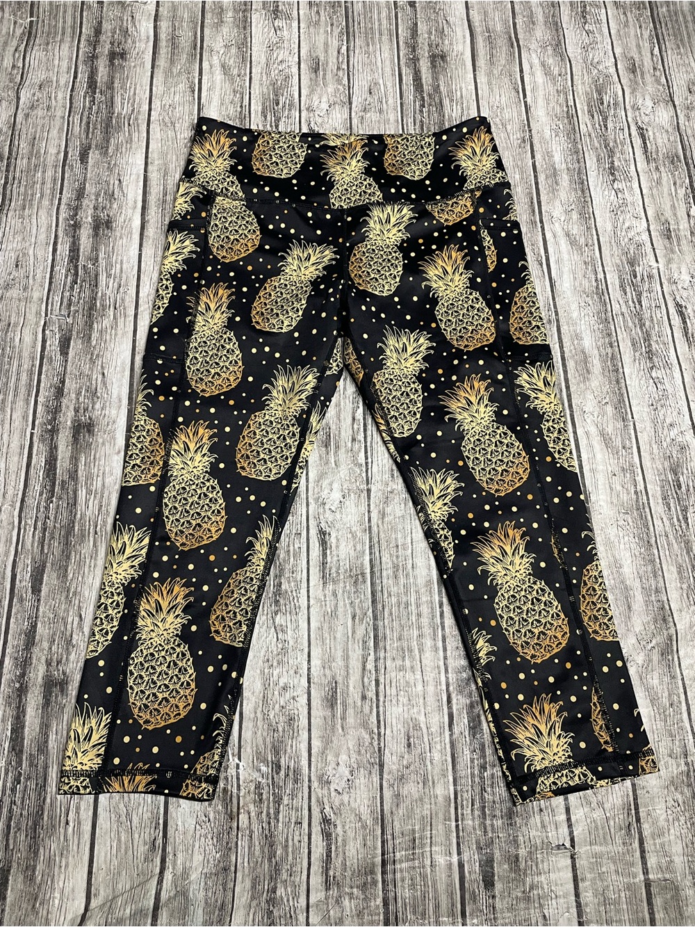 Women’s Large CVG Constantly Varied Gear Pineapple Fineapple Cropped Leggings